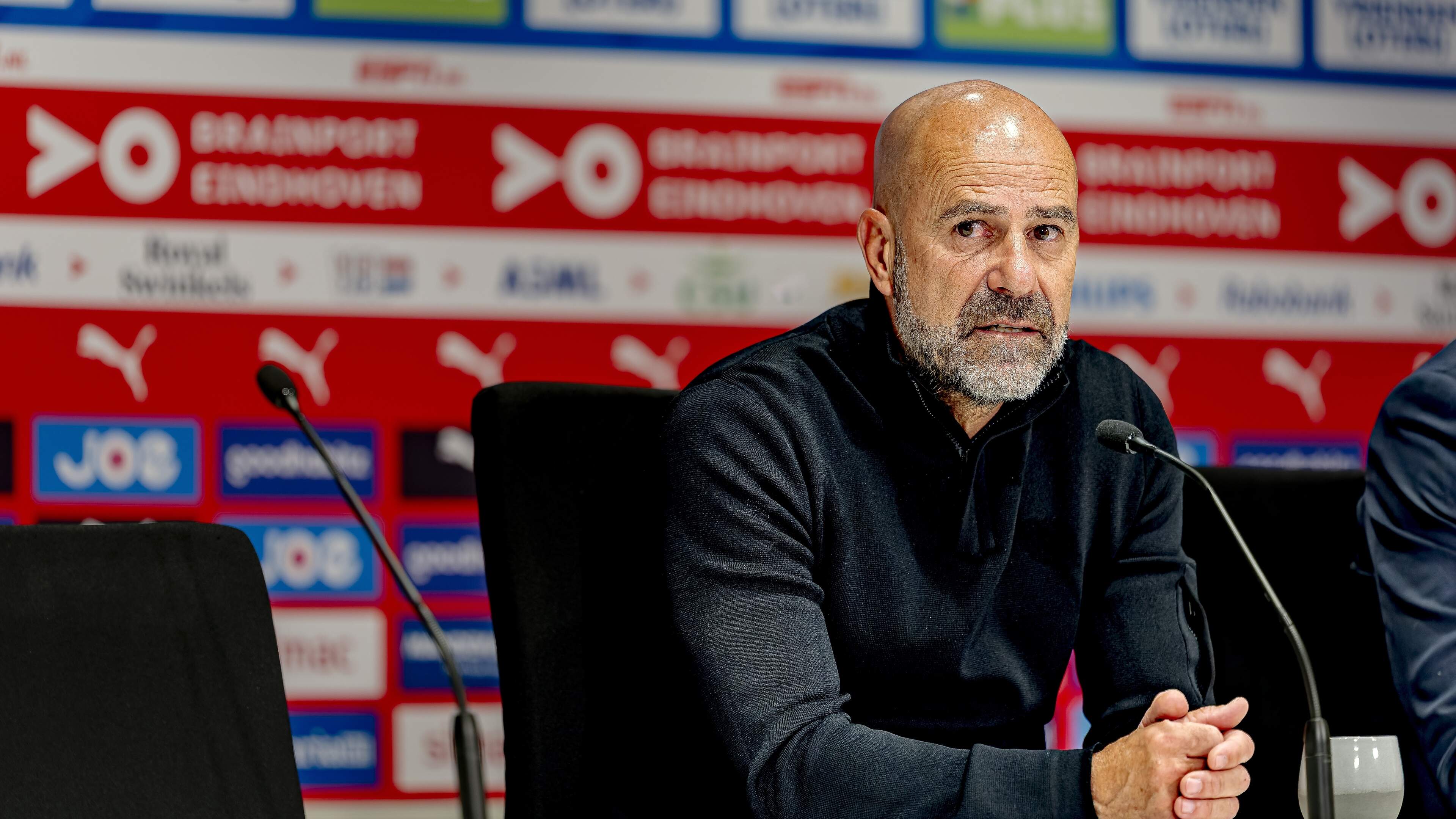 Peter Bosz houdt lippen stijf op elkaar over Kodai Sano: ’Zolang hij niet mijn speler is, praat ik niet over hem’